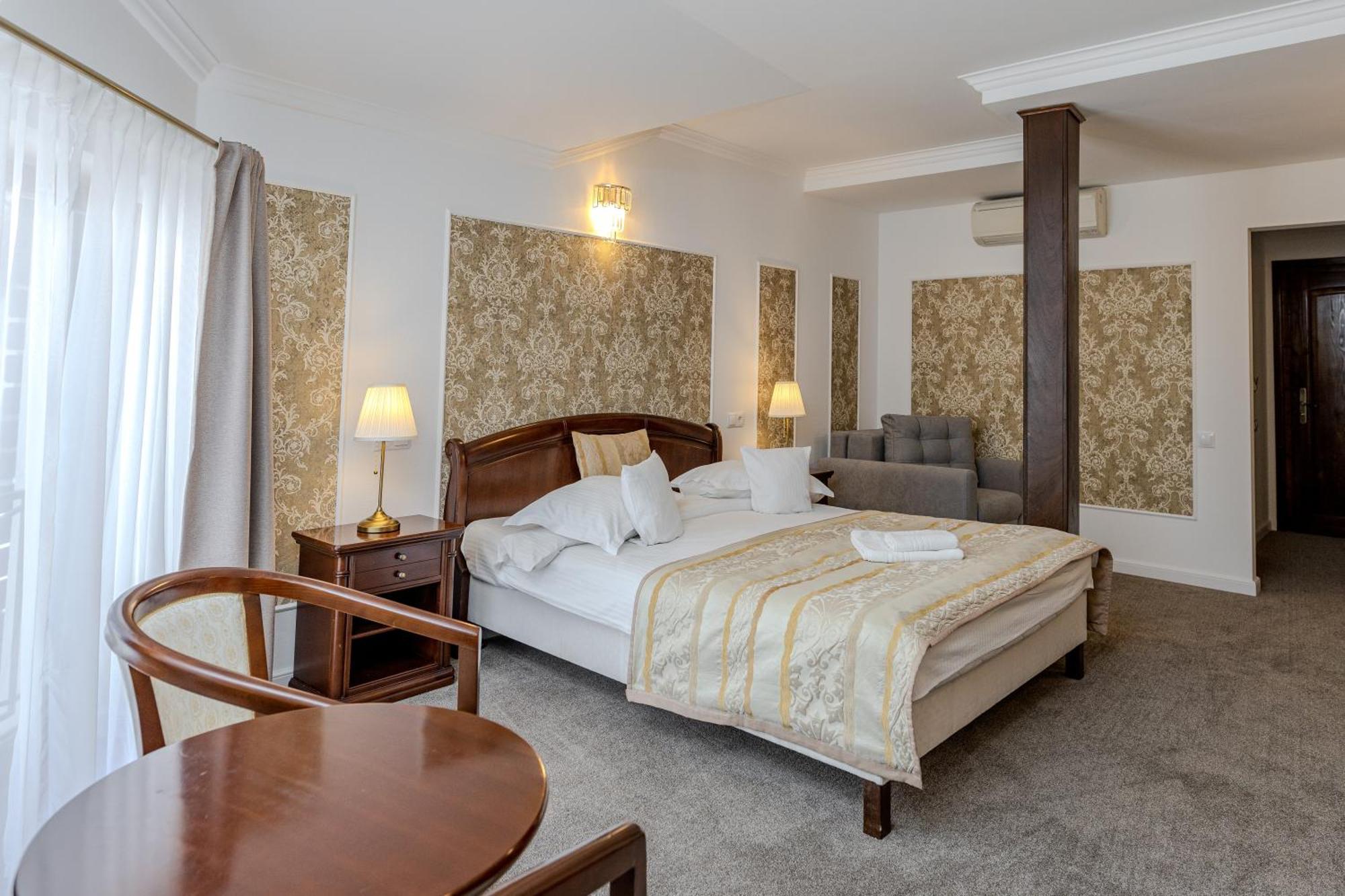La Maison De Caroline Alba Iulia Exteriör bild