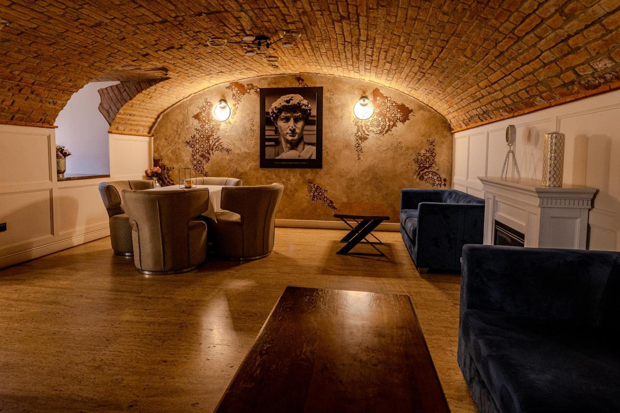 La Maison De Caroline Alba Iulia Exteriör bild