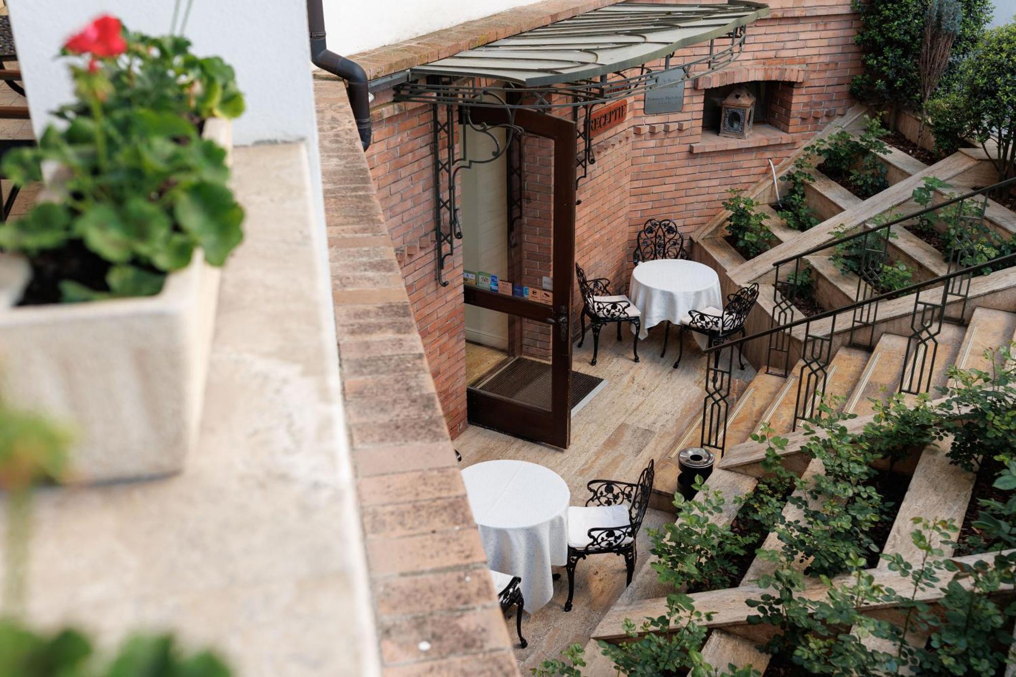 La Maison De Caroline Alba Iulia Exteriör bild