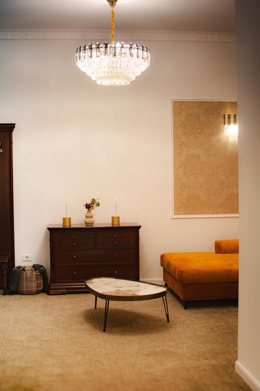 La Maison De Caroline Alba Iulia Exteriör bild