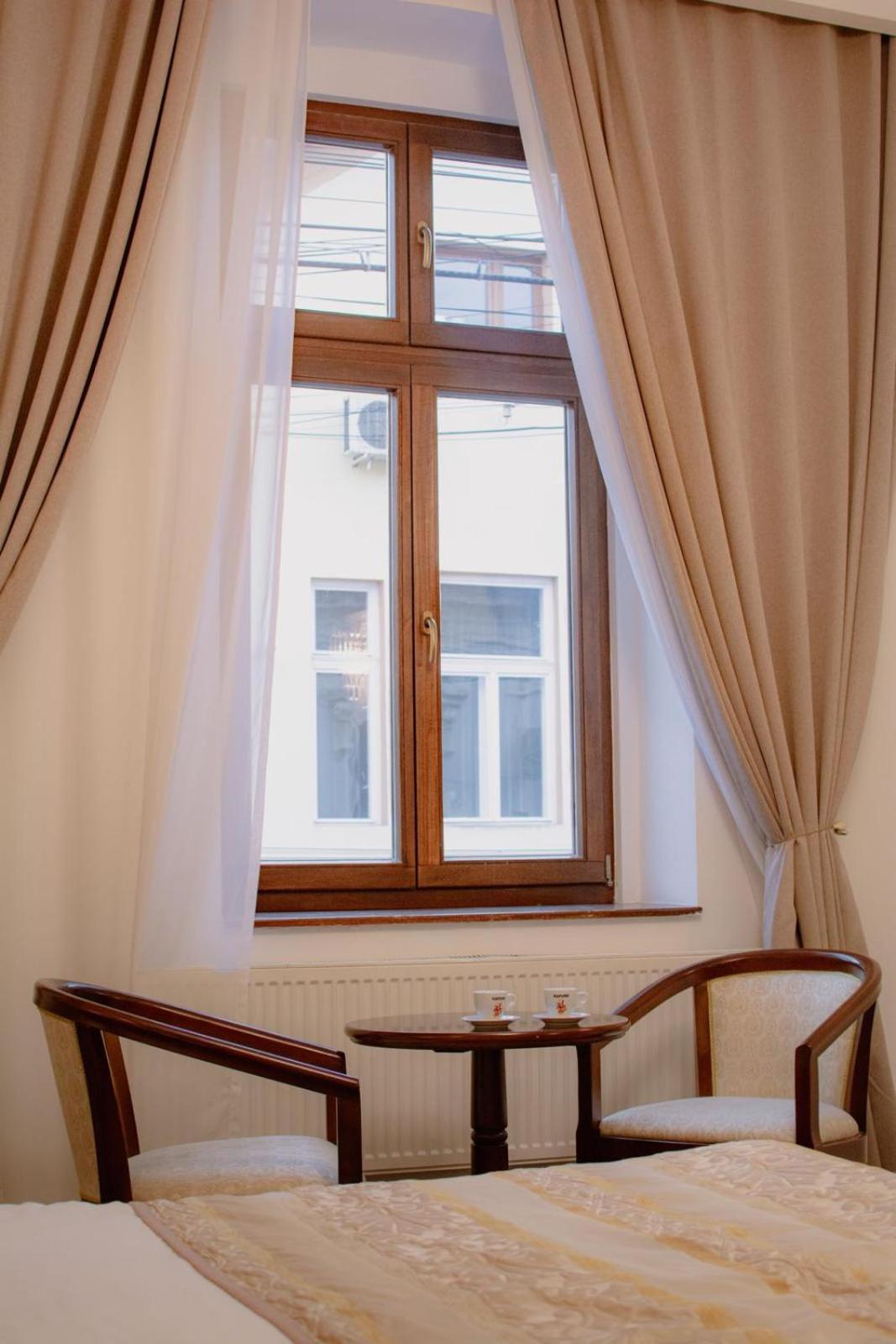 La Maison De Caroline Alba Iulia Exteriör bild